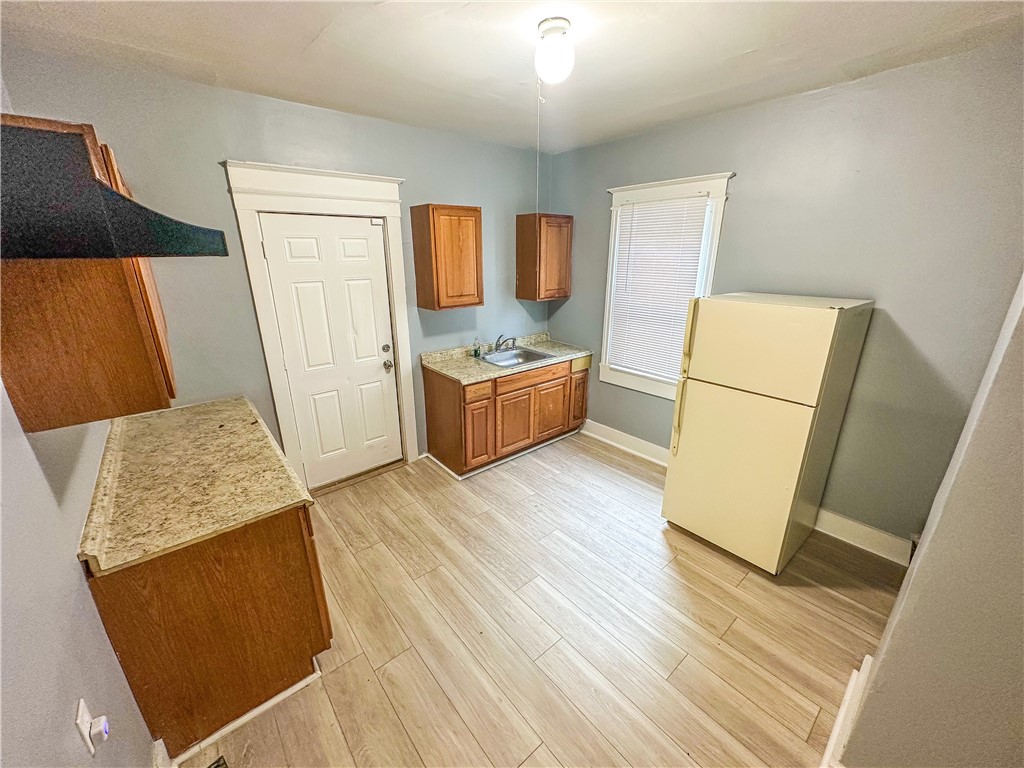 46 Peck Street Rochester, NY 14609 - Photo 5 of 8