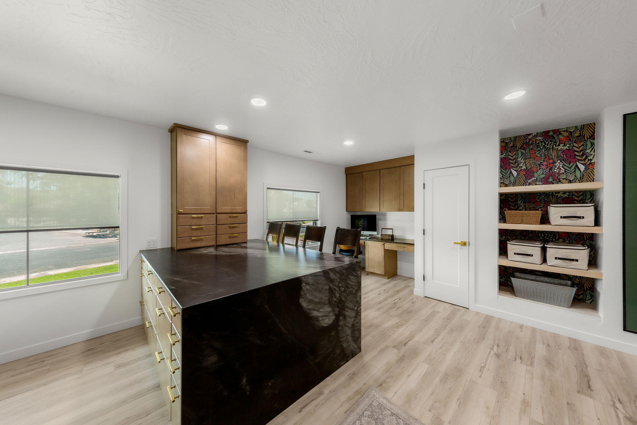 558 Del Mar Drive St. George, UT 84790 - Photo 29 of 74 craft or homework area main level