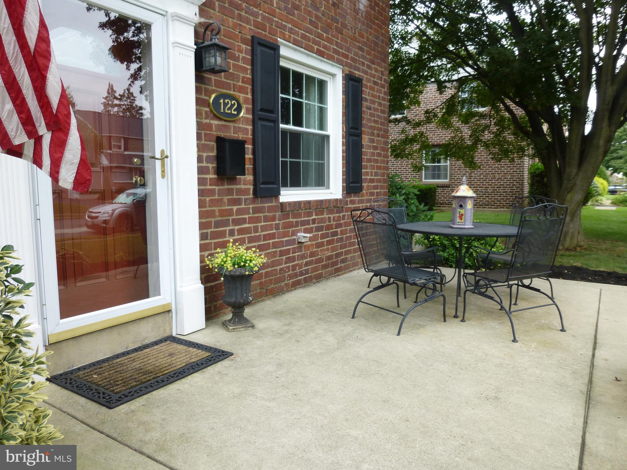 122 Barbara Drive Springfield, PA 19064 - Photo 3 of 43 Front Porch