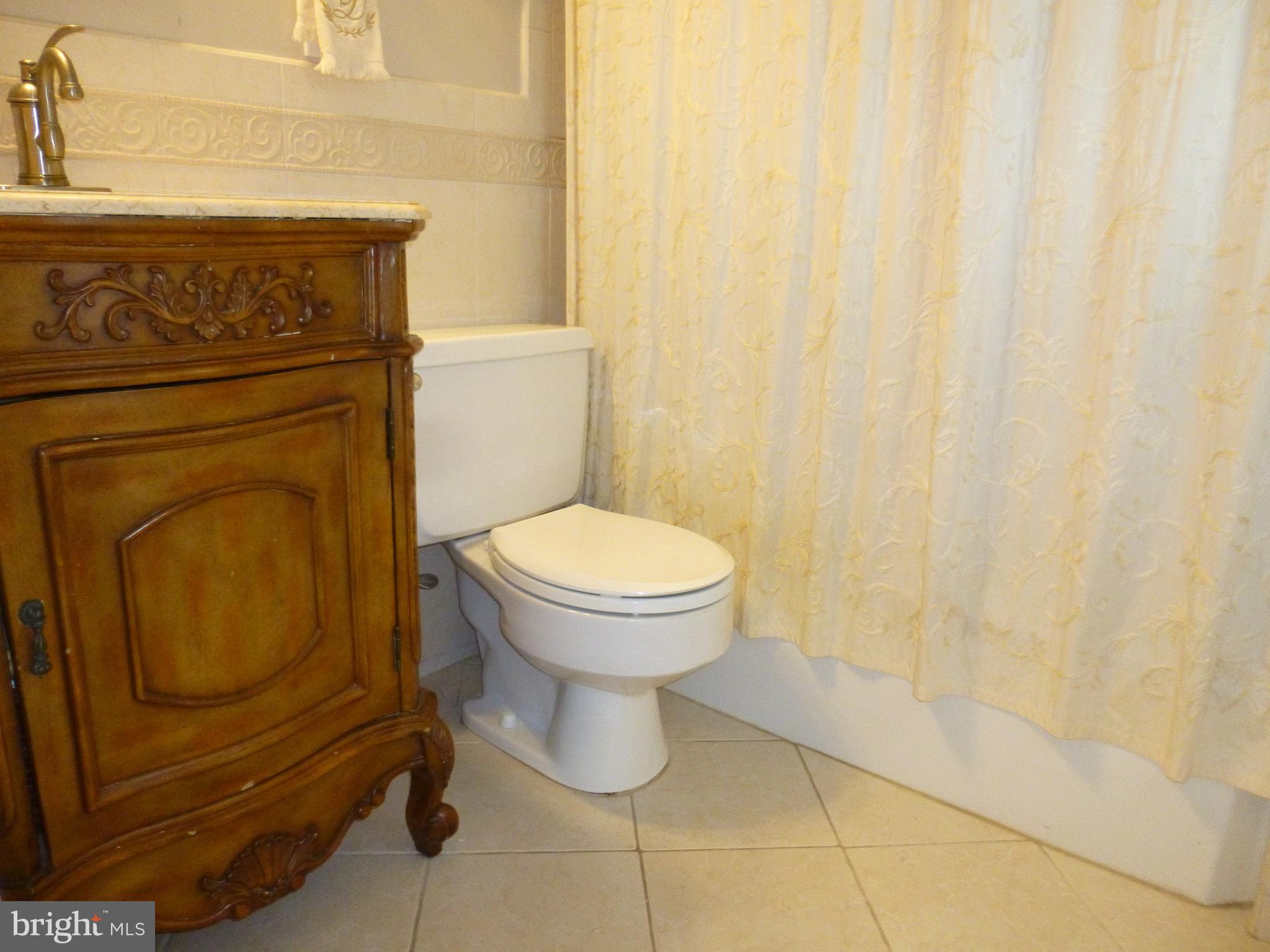 122 Barbara Drive Springfield, PA 19064 - Photo 31 of 43 Upstairs Bathroom - Renovated