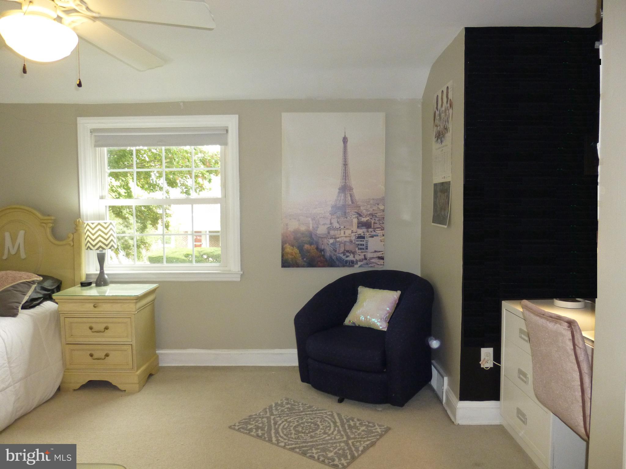 122 Barbara Drive Springfield, PA 19064 - Photo 36 of 43 3rd Bedroom - Wall to Wall Carpet