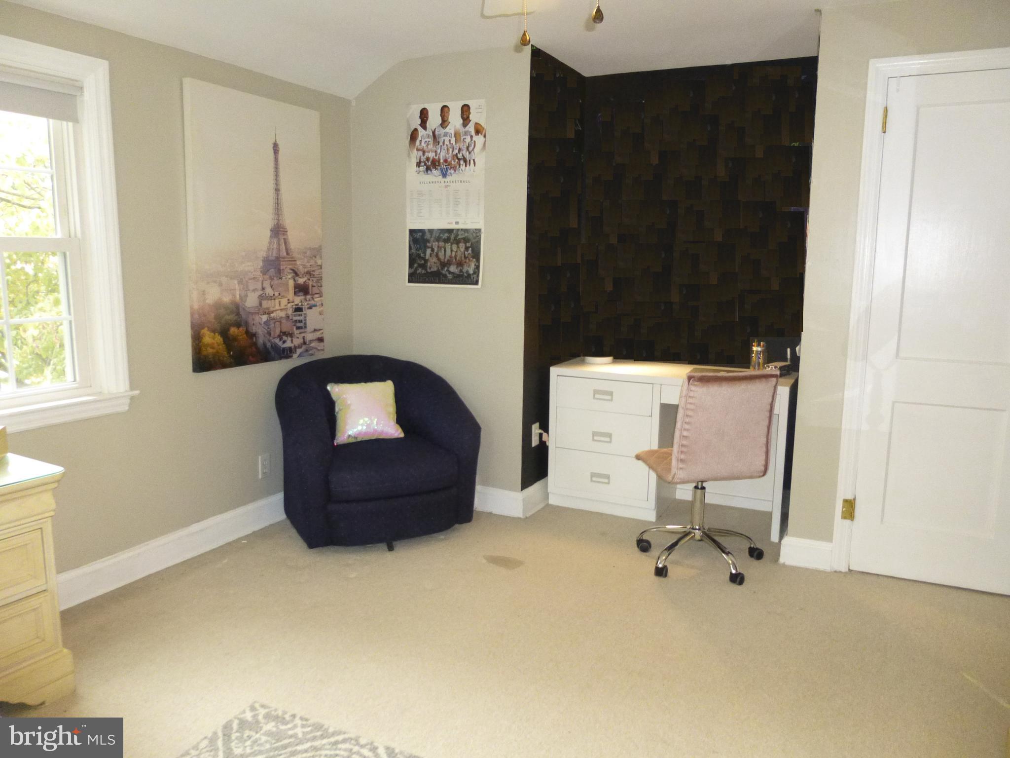 122 Barbara Drive Springfield, PA 19064 - Photo 38 of 43 3rd Bedroom - Cove for Desk