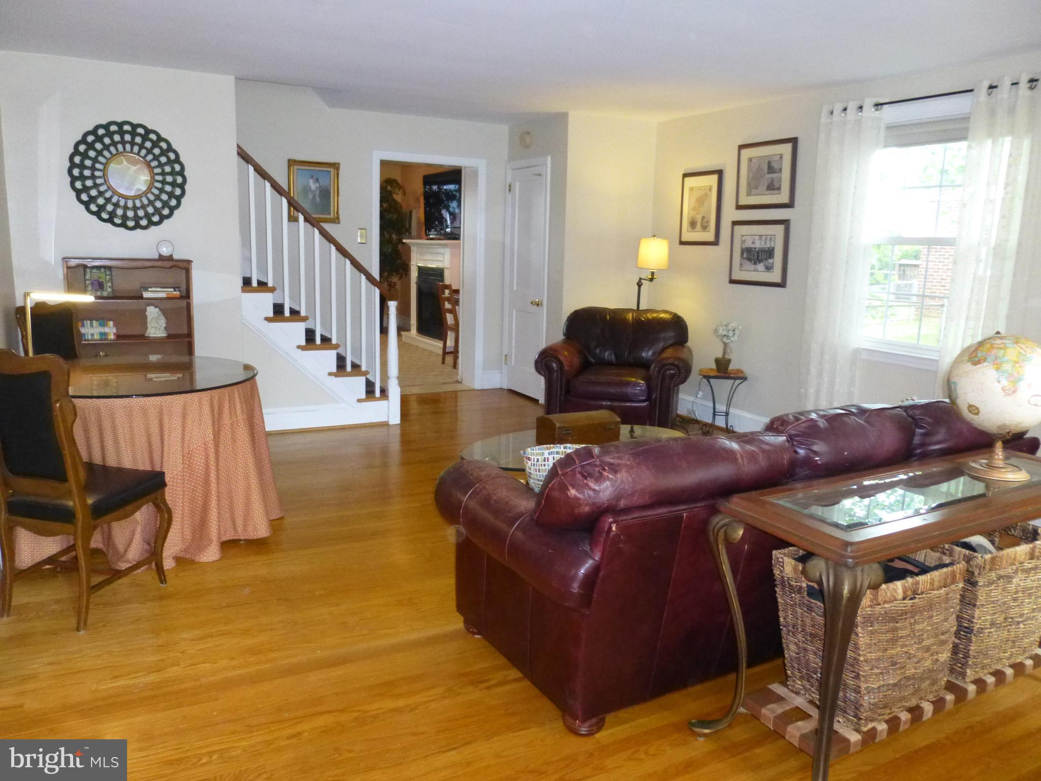 122 Barbara Drive Springfield, PA 19064 - Photo 7 of 43 Living Room - Fresh Paint