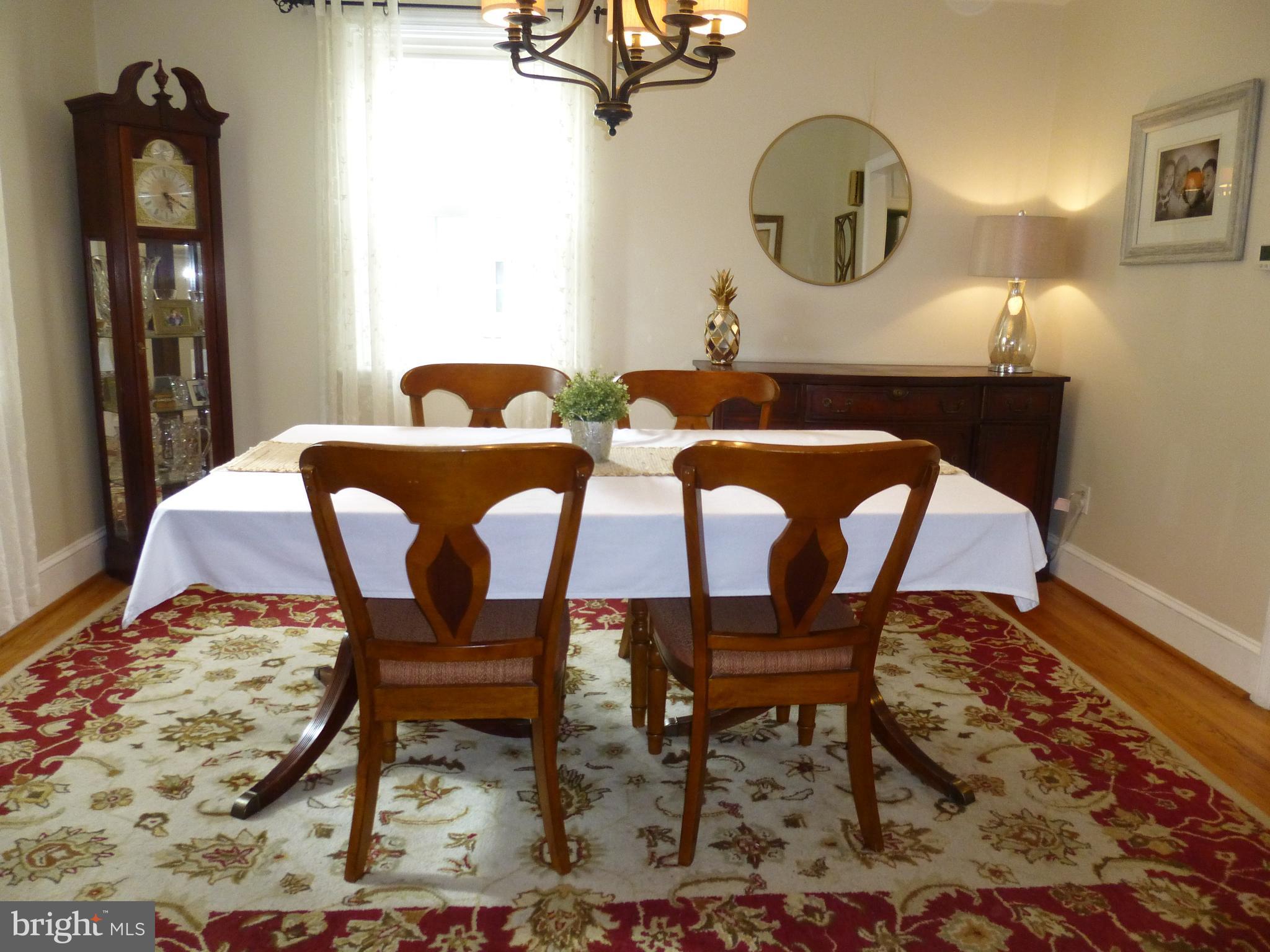 122 Barbara Drive Springfield, PA 19064 - Photo 9 of 43 Dining Room - Hardwood Floors