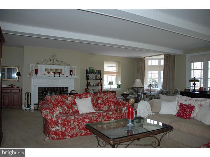 1787 Sharpless Road Jenkintown, PA 19046 - Photo 14 of 25 Living Room