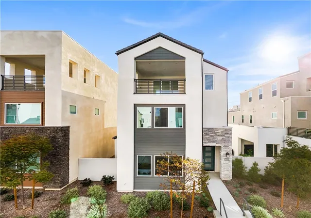 $1,580,000 | 165 Sawbuck, Irvine, CA 92618