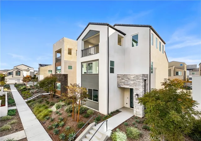 $1,580,000 | 165 Sawbuck, Irvine, CA 92618