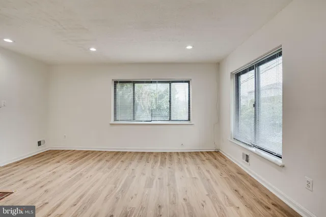 $3,000 | 4930 19th Street North, Arlington, VA 22207