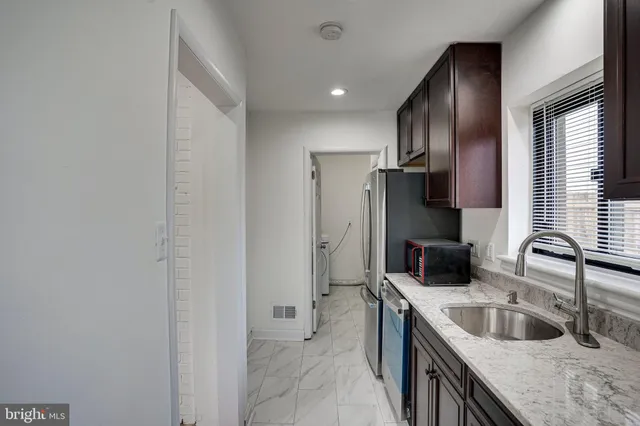 $3,000 | 4930 19th Street North, Arlington, VA 22207