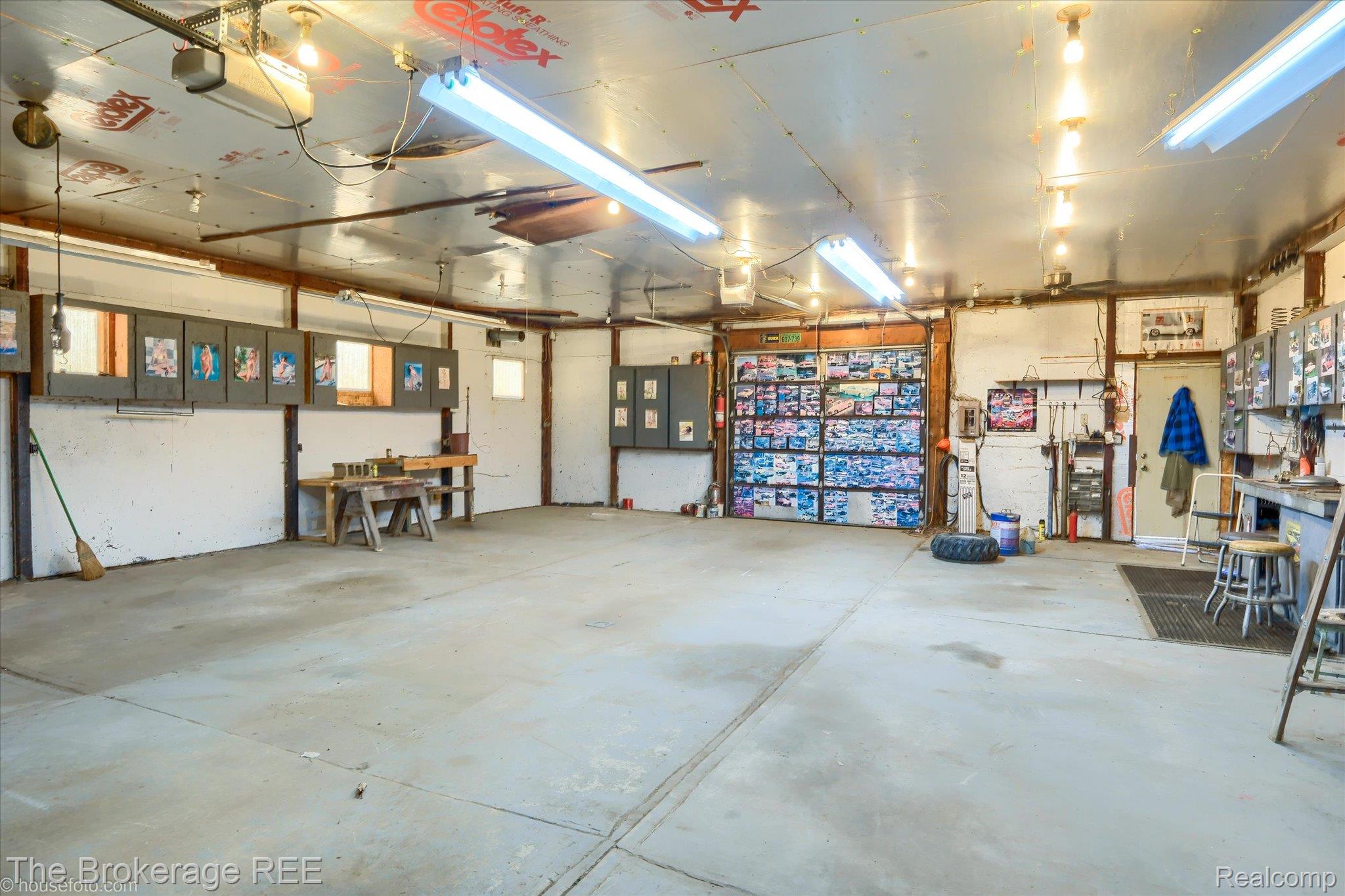 6129 East Lake Road Millington, MI 48746 - Photo 32 of 47 Garage featuring a workshop area