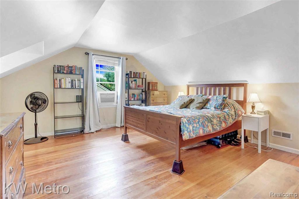 2070 Harvard Road Berkley, MI 48072 - Photo 20 of 38