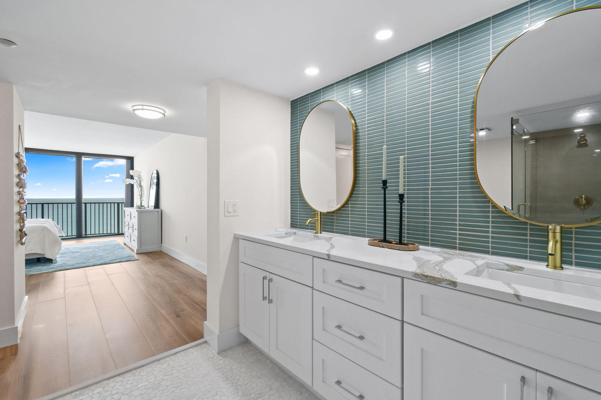 400 South Beach Road, Unit 903 Tequesta, FL 33469 - Photo 21 of 43 Primary Bath