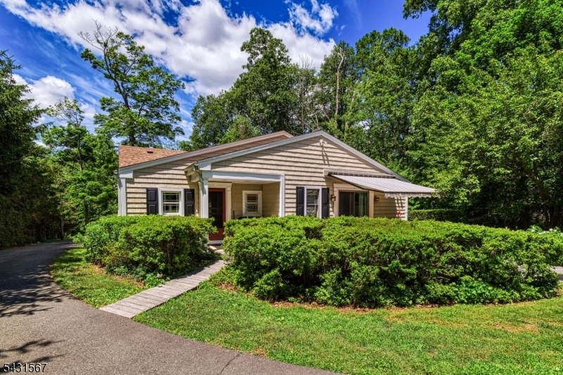 28 Saw Mill Road Warren, NJ 07059 - Photo 36 of 38