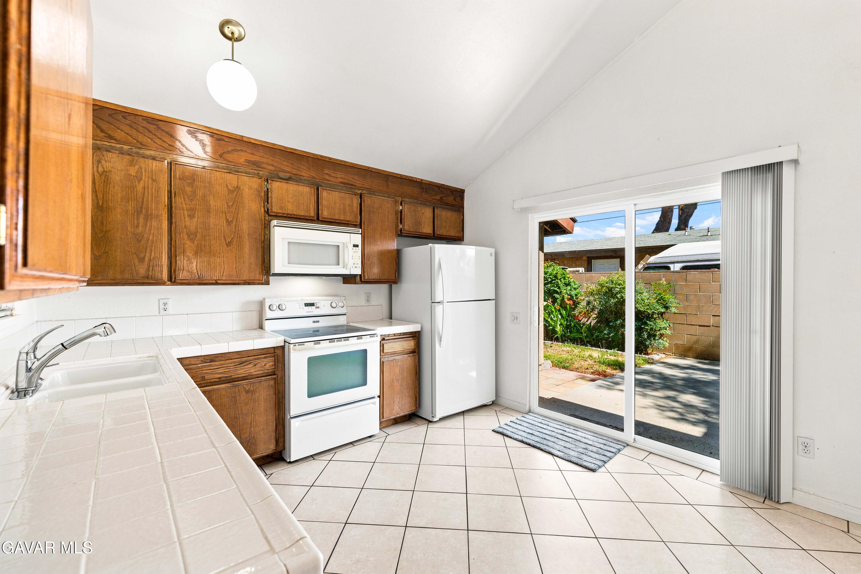44330 Raysack Avenue Lancaster, CA 93535 - Photo 9 of 28 44330 Raysack Ave-9