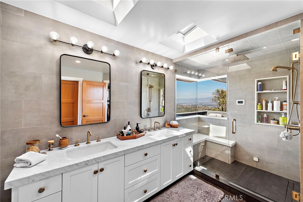 3085 Nestall Road Laguna Beach, CA 92651 - Photo 24 of 33 a bathroom with a double vanity sink mirror and toilet