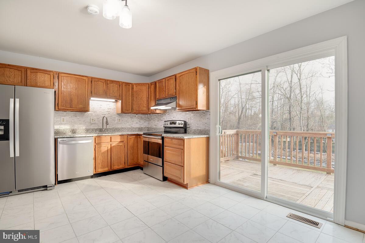9104 Townsend Lane Clinton, MD 20735 - Photo 16 of 42