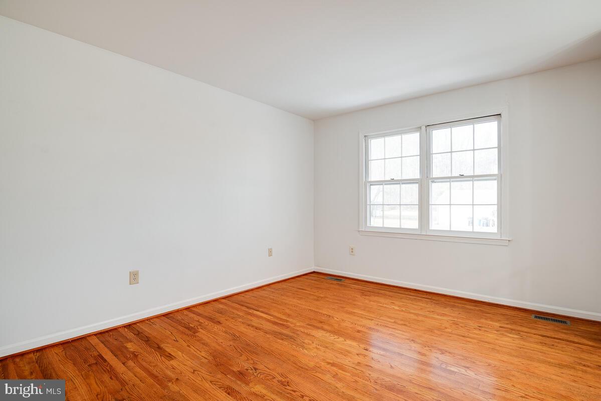 9104 Townsend Lane Clinton, MD 20735 - Photo 7 of 42