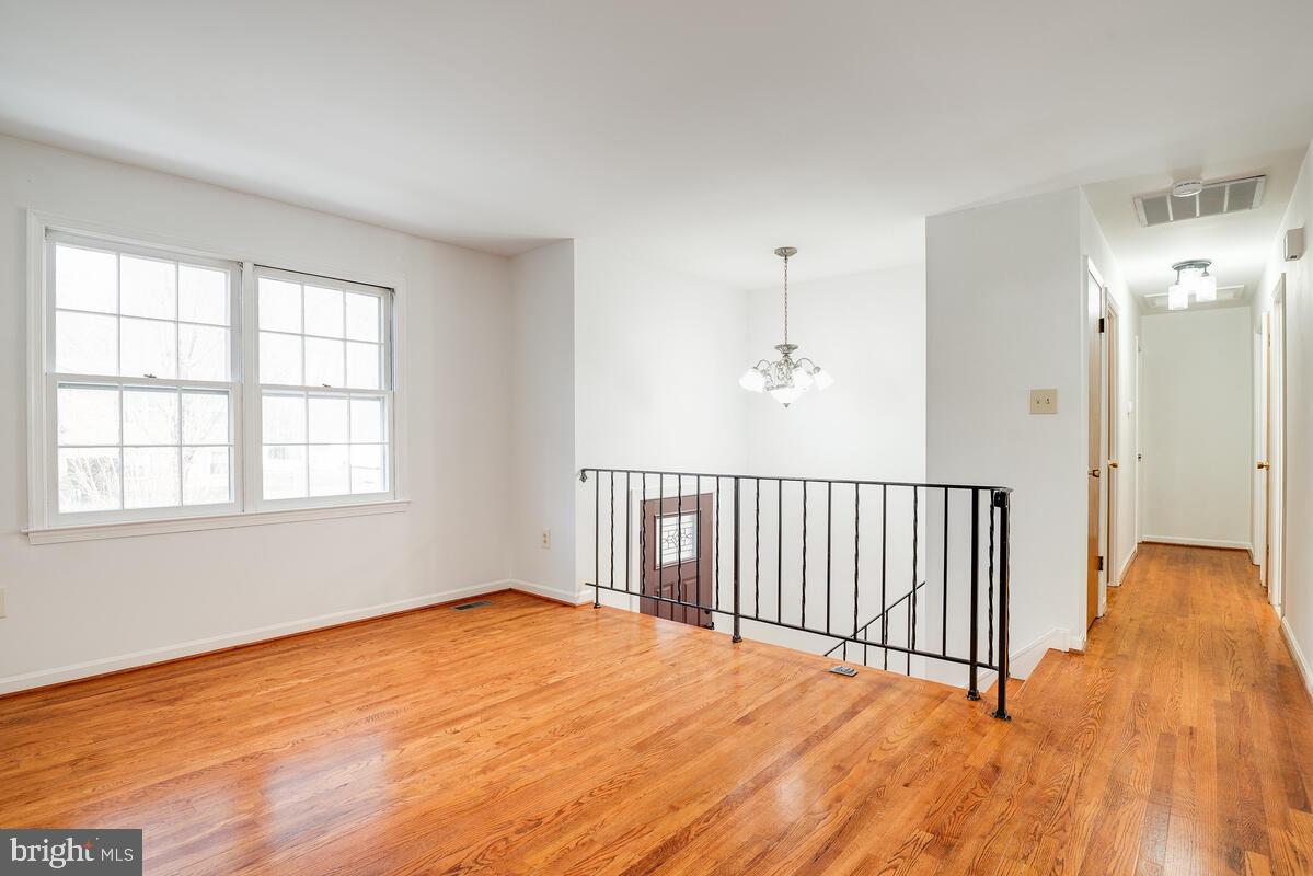 9104 Townsend Lane Clinton, MD 20735 - Photo 8 of 42