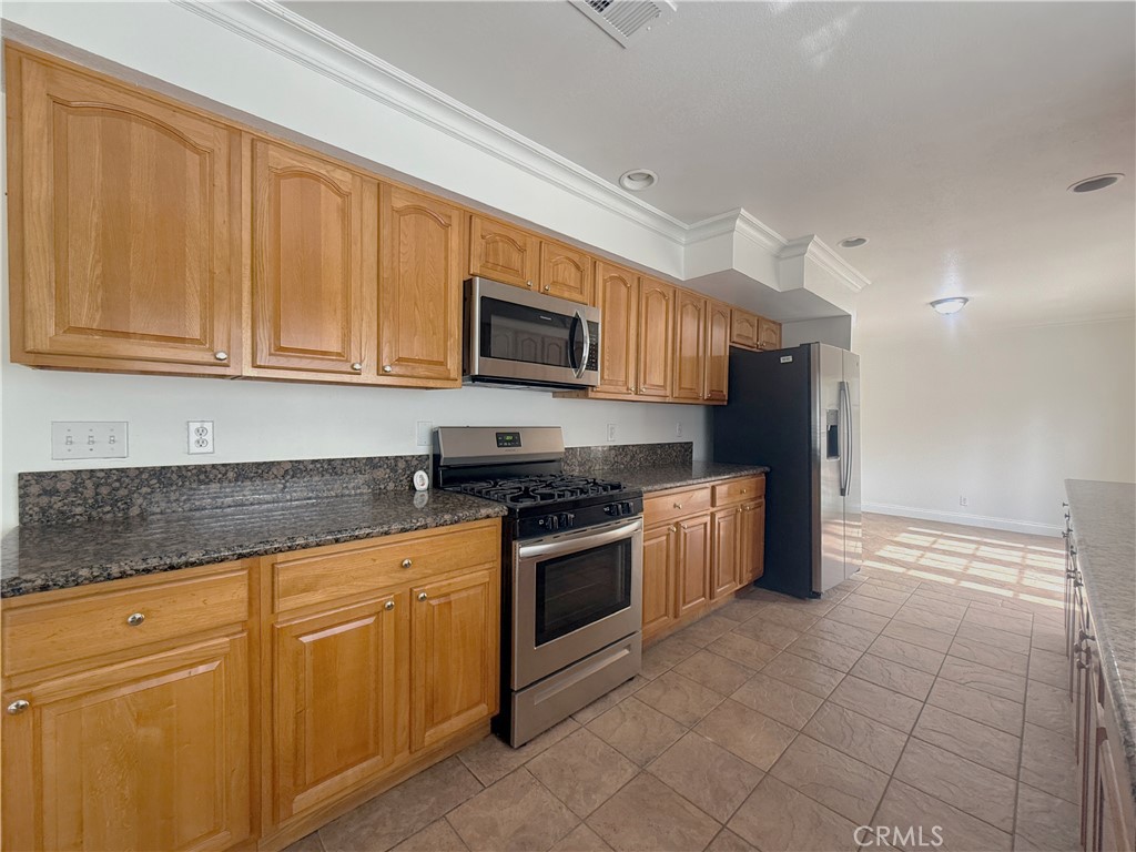 3898 Middleton Place Riverside, CA 92505 - Photo 10 of 24