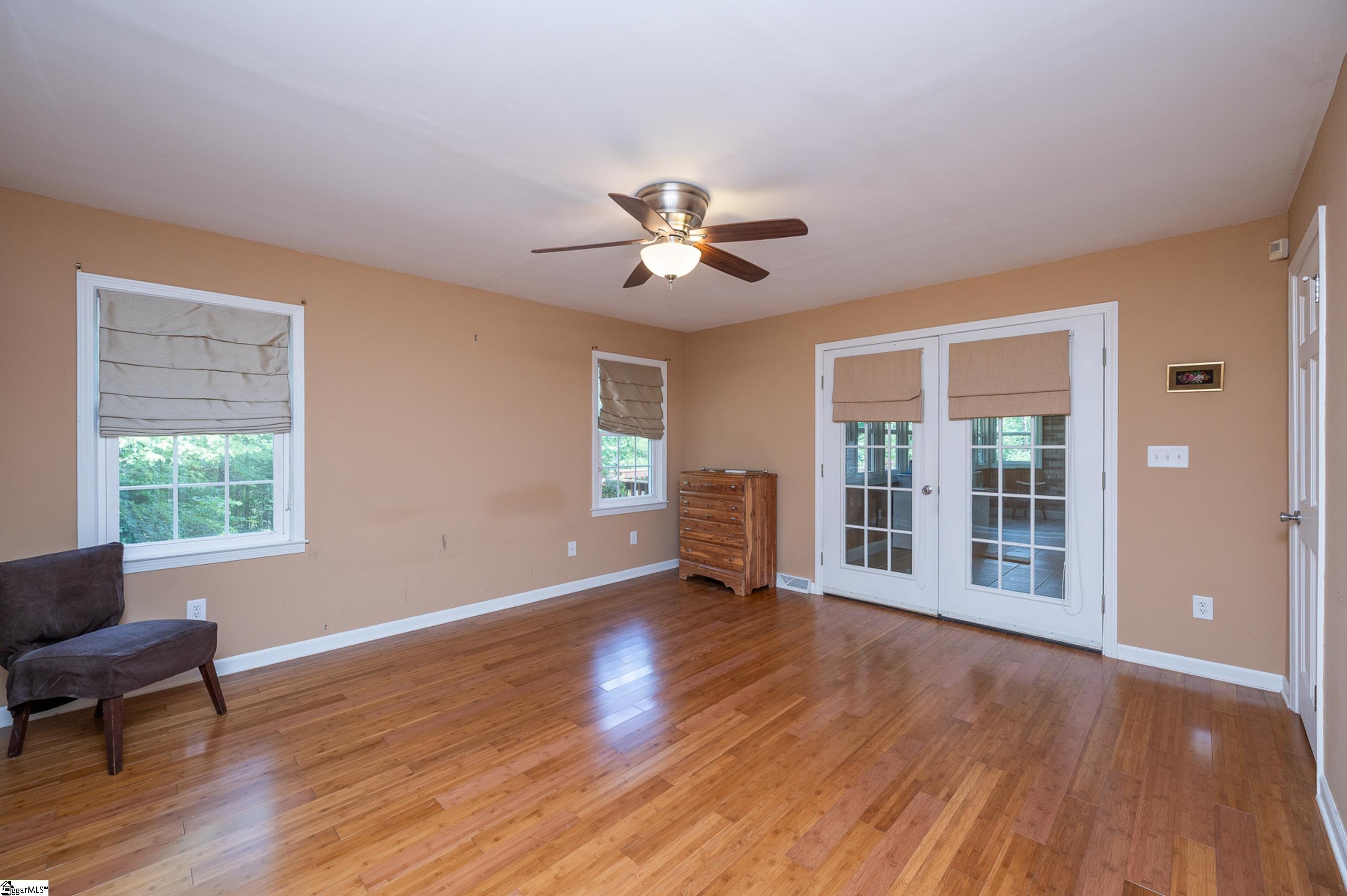 116 Sycamore Drive Marietta, SC 29661 - Photo 13 of 37