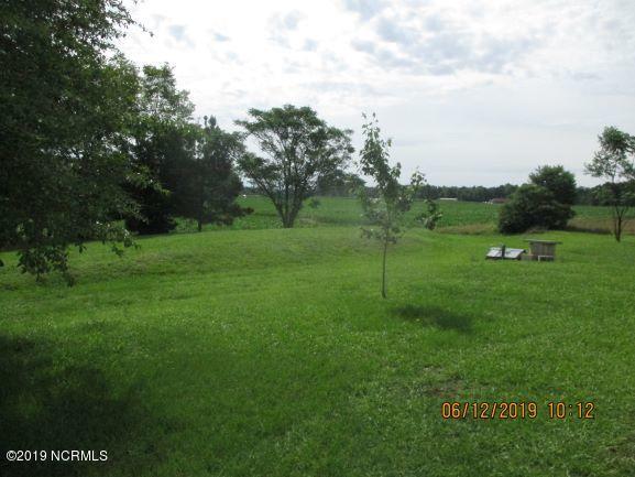 7524 Shallington Mills Frt yard1