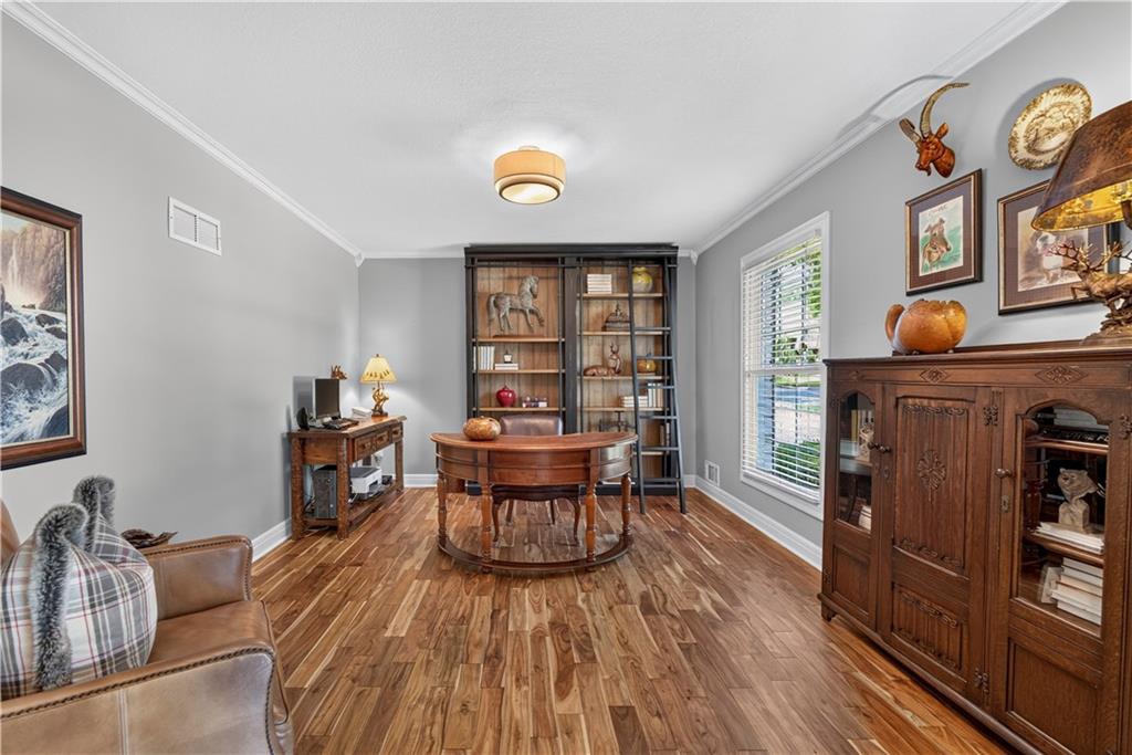 12816 Sagamore Road Leawood, KS 66209 - Photo 5 of 55