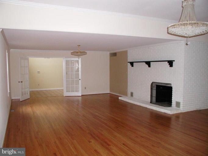 946 Swinks Mill Road McLean, VA 22102 - Photo 3 of 27 Large and Open with Hardwood Floors and Fireplace