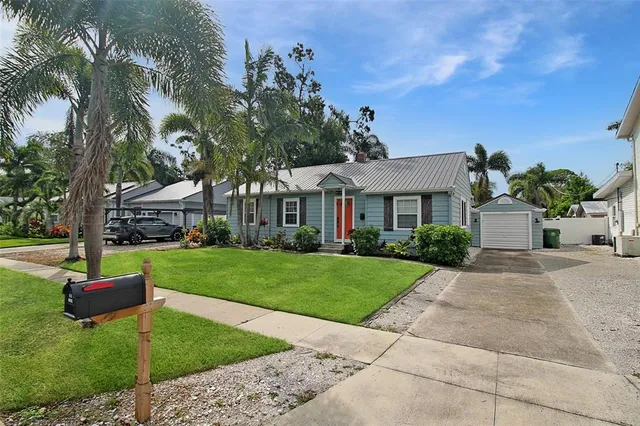 $3,600 | 2321 18th Avenue West, Bradenton, FL 34205