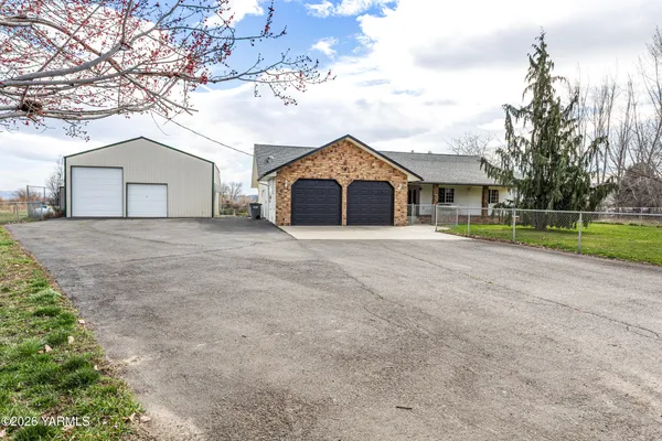 $575,000 | 81 Grissom Lane, Yakima, WA 98903