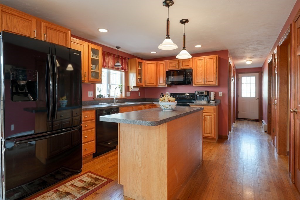 3 Jonathan Circle Rutland, MA 01543 - Photo 12 of 41 Gallery Image 12
