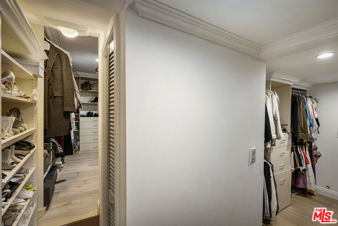 3589 Multiview Drive Los Angeles, CA 90068 - Photo 20 of 33