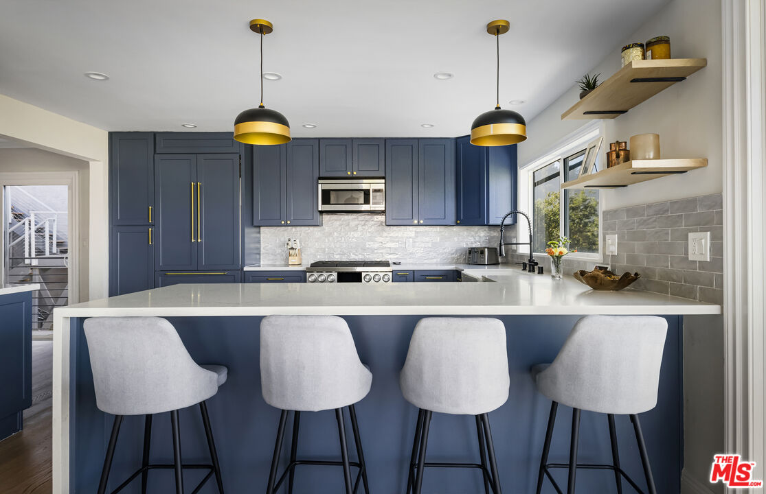 3589 Multiview Drive Los Angeles, CA 90068 - Photo 6 of 33