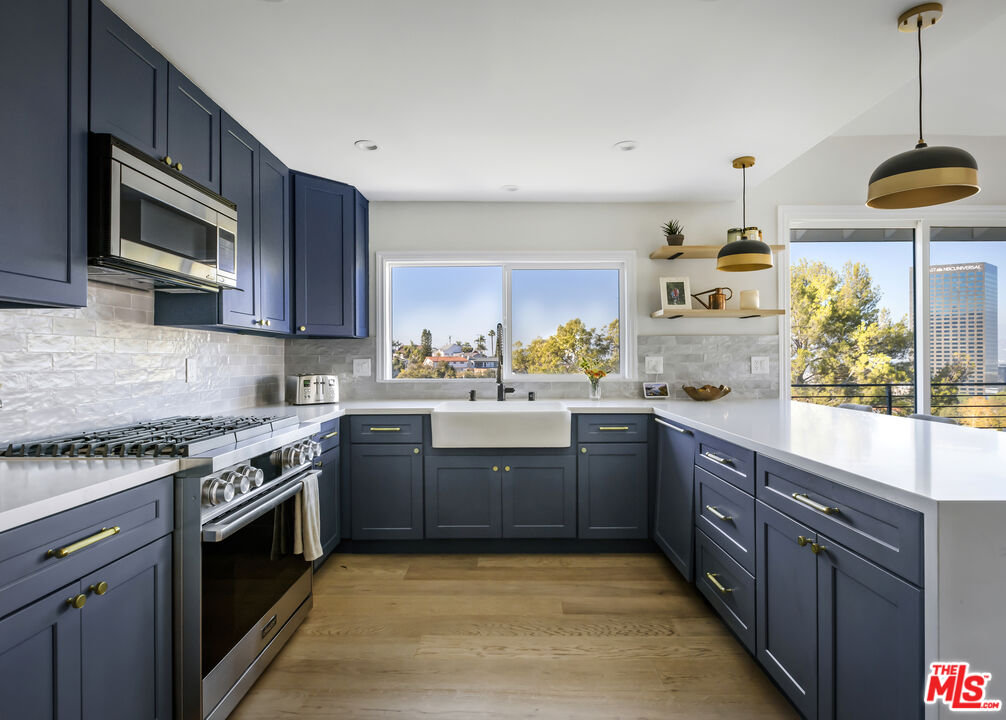 3589 Multiview Drive Los Angeles, CA 90068 - Photo 7 of 33