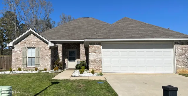 $270,000 | 606 Silver Cove, Pearl, MS 39208