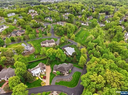$1,399,000 | 1 Timber Rock Court, Cedar Grove, NJ 07009