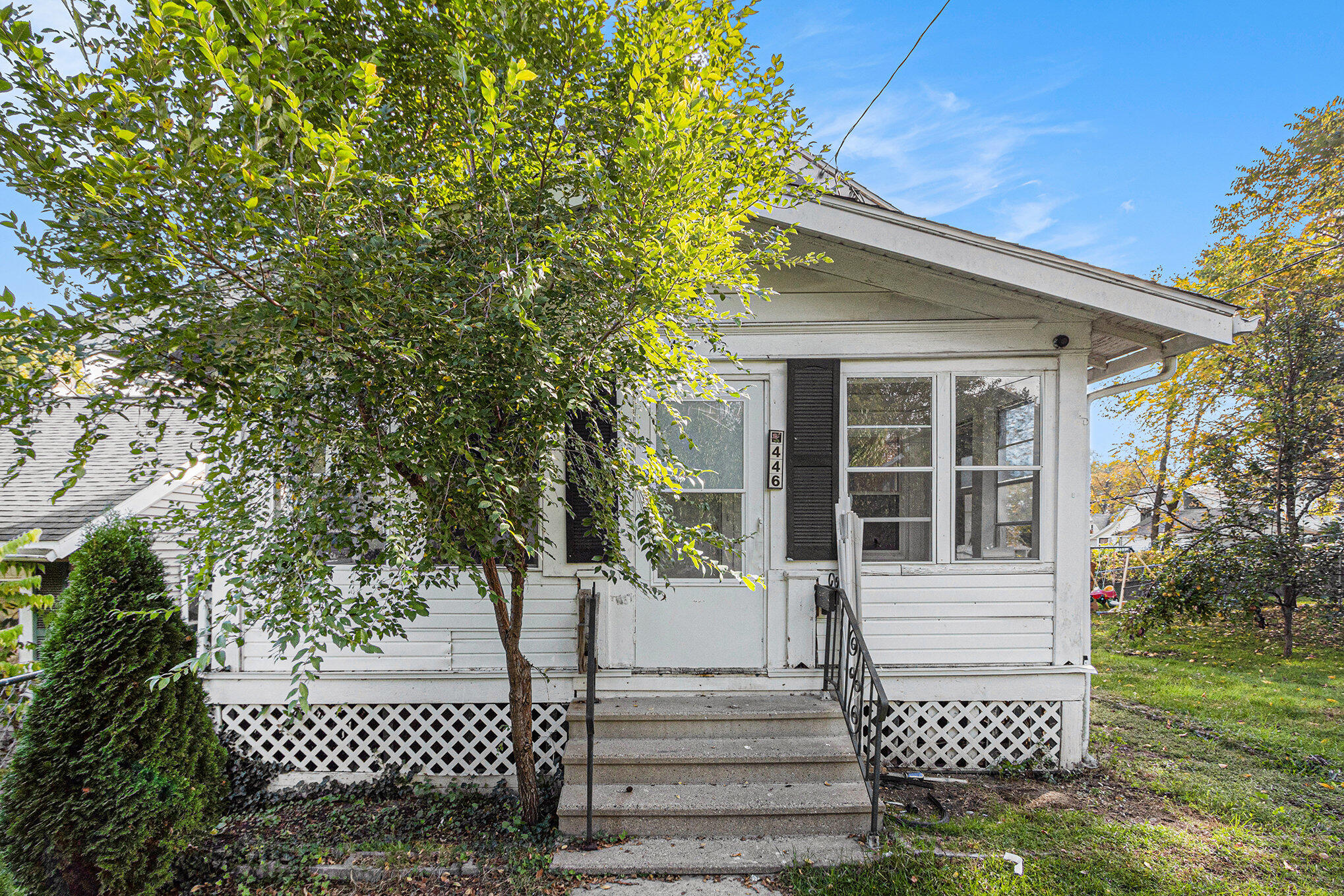 446 24th Street North Springfield, MI 49037 - Photo 3 of 18 003_file_674