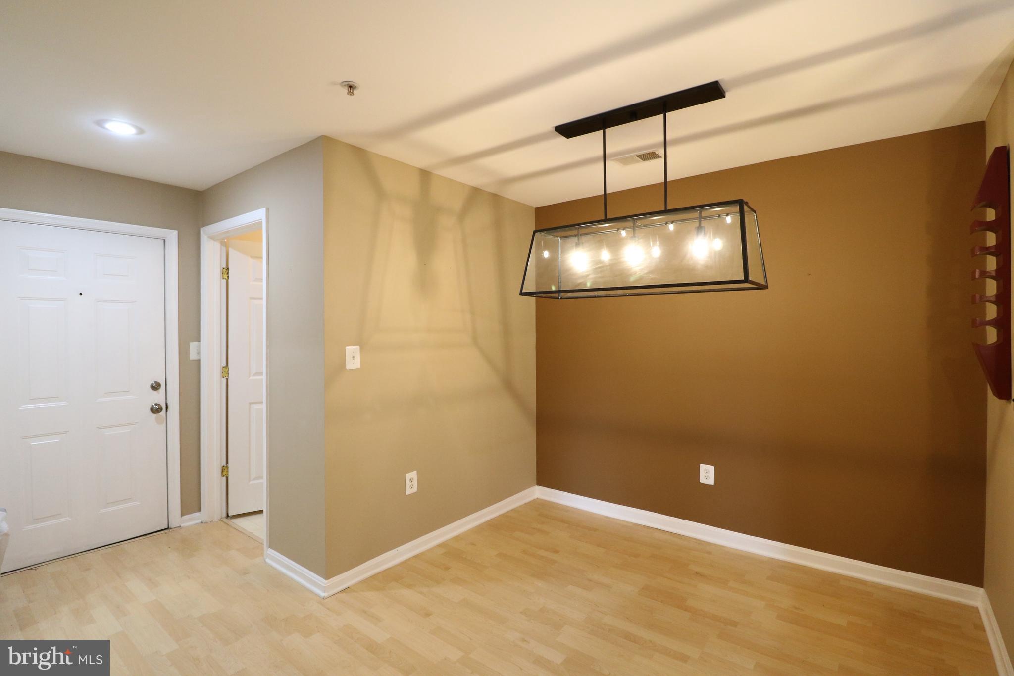 18701 Sparkling Water Drive, Unit 13H Germantown, MD 20874 - Photo 10 of 33 Dining room