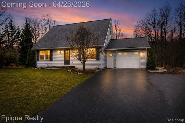 $500,000 | 20730 Betsie Highland Drive, Interlochen, MI 49643