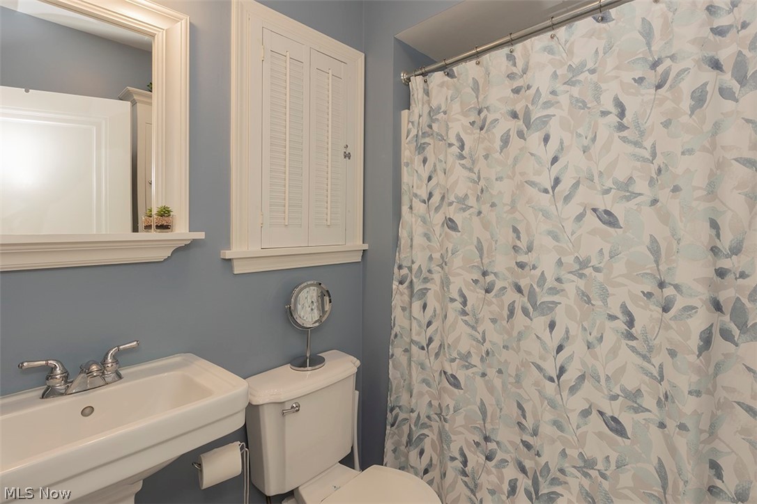 2447 Eaton Road University Heights, OH 44118 - Photo 7 of 35