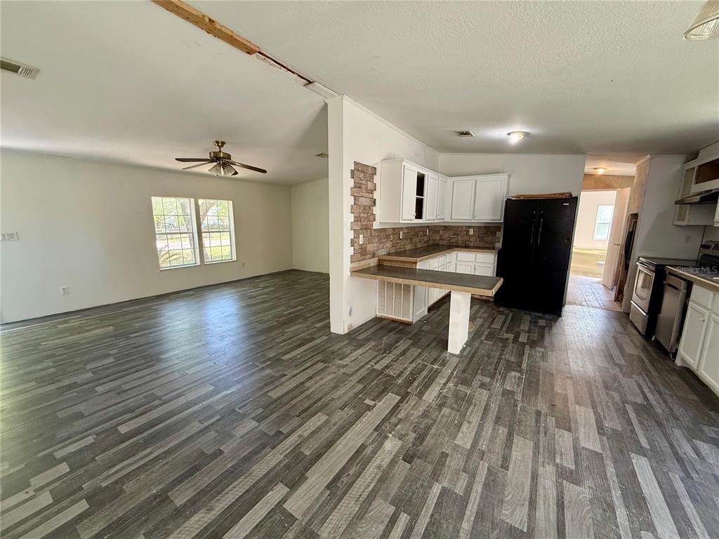 21471 Northwest 172nd Road High Springs, FL 32643 - Photo 4 of 26 a view of kitchen with sink and refrigerator