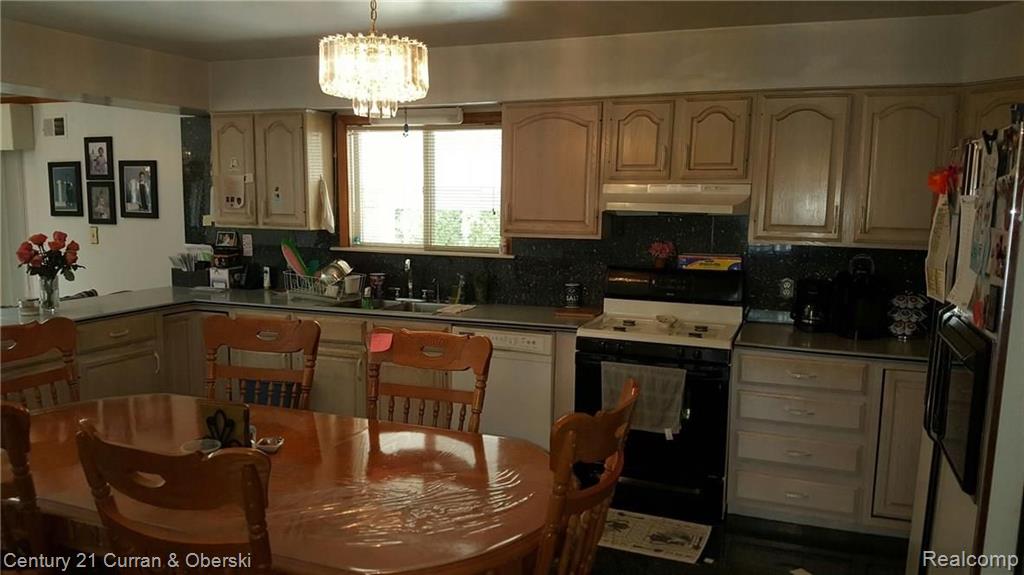 6473 Chase Road Dearborn, MI 48126 - Photo 16 of 36 Gallery Image 16