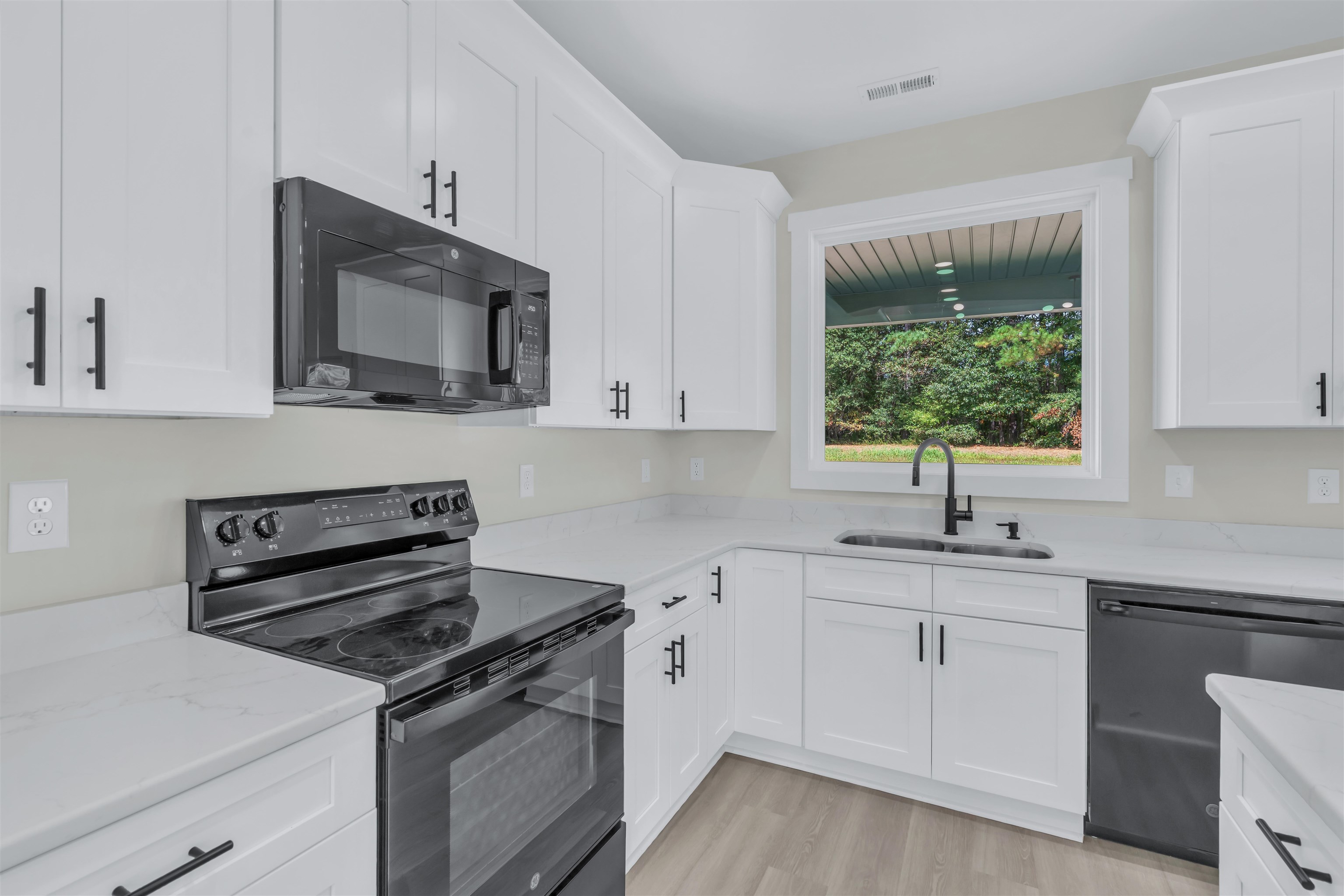 523 Bill Lattimore Road Chesnee, SC 29323 - Photo 6 of 16