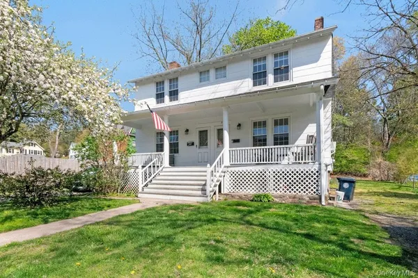 $1,095,000 | 3 Elm Street, Chappaqua, NY 10514