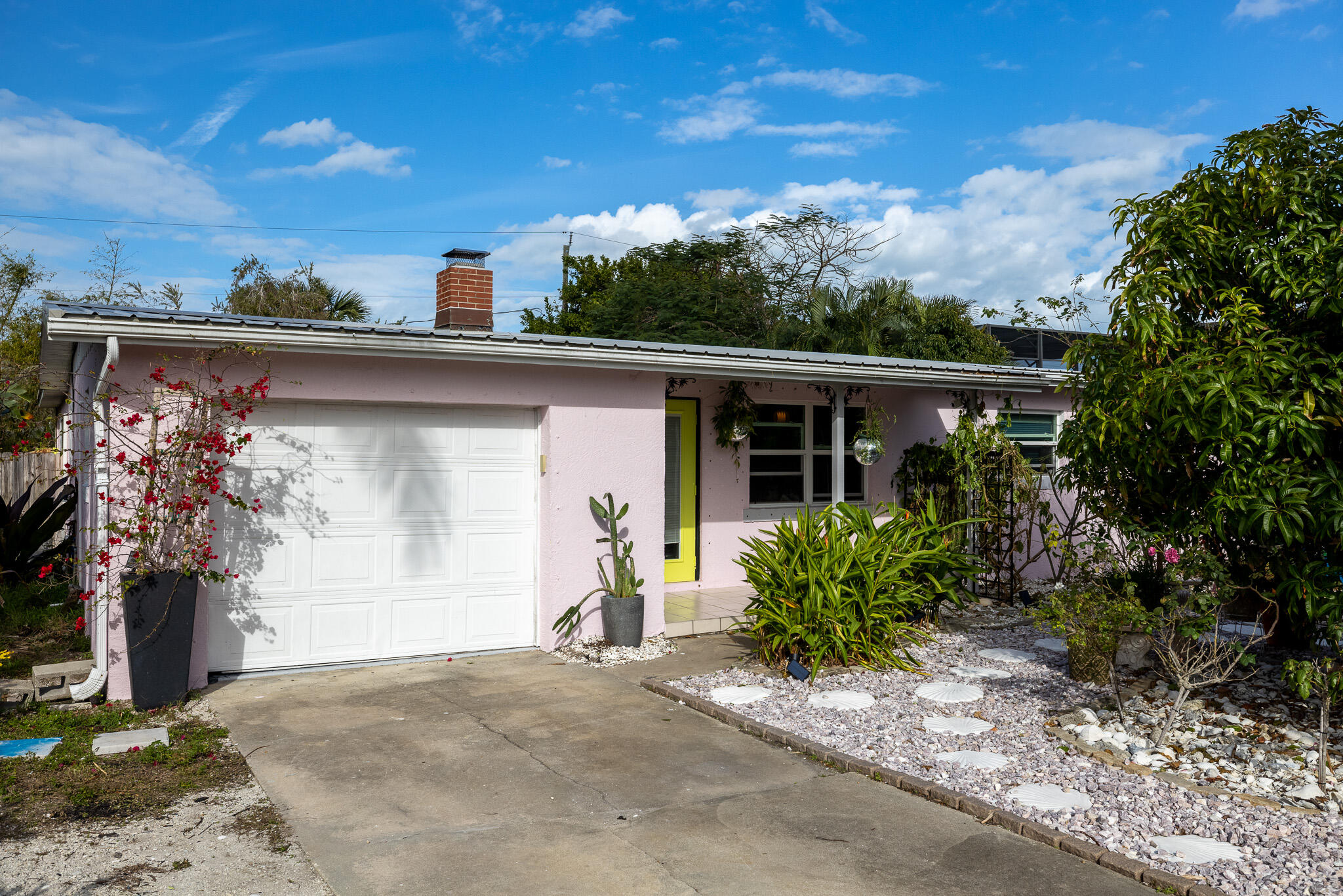 270 Richards Road Melbourne Beach, FL 32951 - Photo 6 of 41 Front