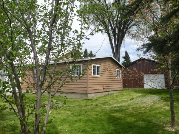 $265,000 | 207 East 1 St Avenue, Weippe, ID 83553