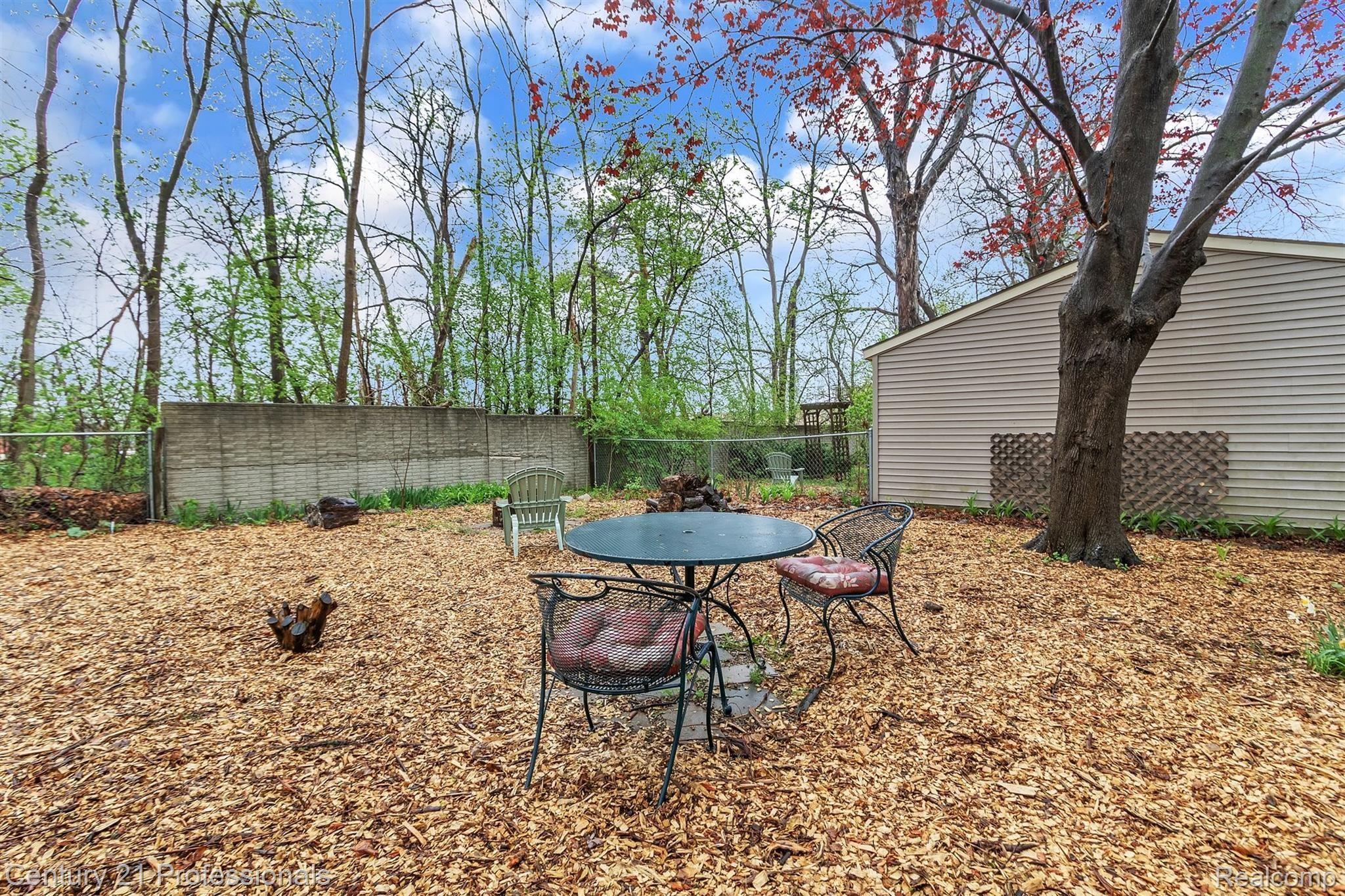 160 Grace Avenue Rochester, MI 48307 - Photo 48 of 51 51-160 Grace Ave-Windowstill Real Estate Photography-51.jpg
