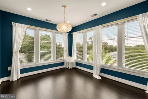 $2,750,000 | 3701-38 38th Street North, Arlington, VA 22207