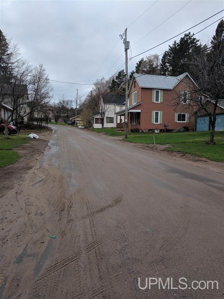 518 Jasper Street Ishpeming, MI 49849 - Photo 4 of 5 Gallery Image 4