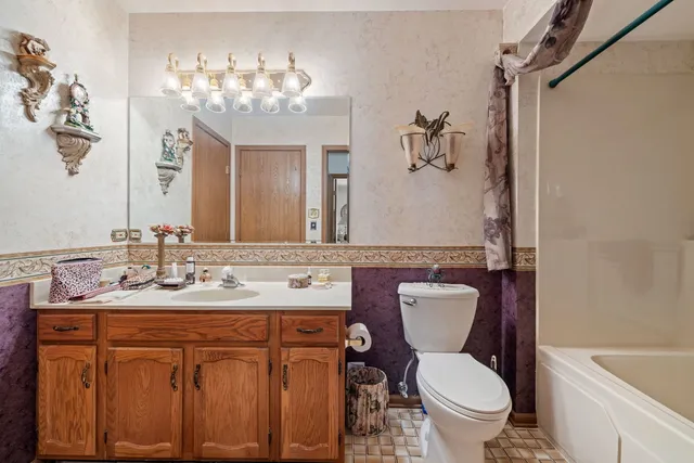 $250,000 | 17551 Drummond Drive, Unit 17551, Tinley Park, IL 60487