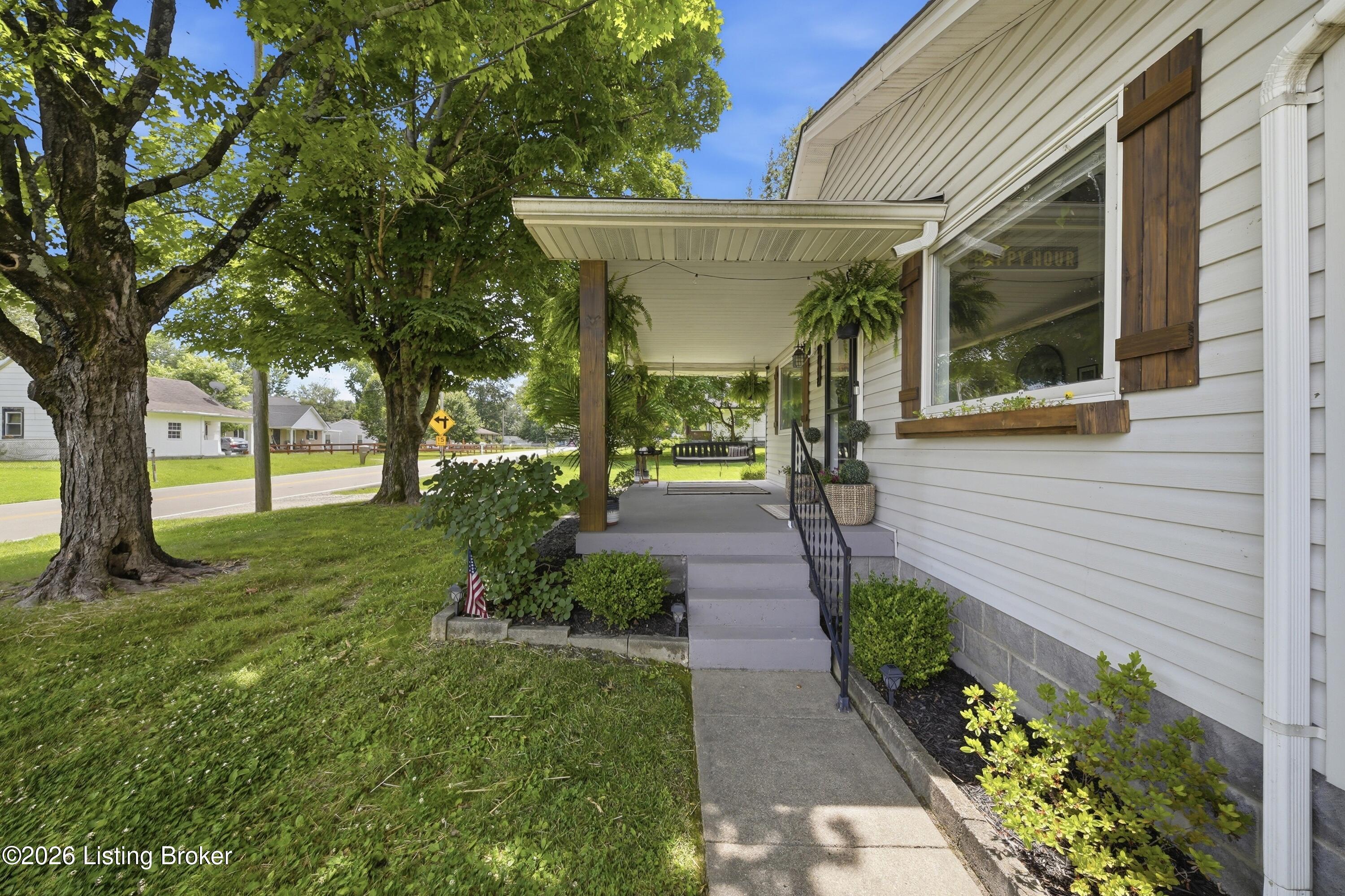 9712 Keys Ferry Road Fairdale, KY 40118 - Photo 4 of 48 4_9712keysferry_louisvillerealestatemedi